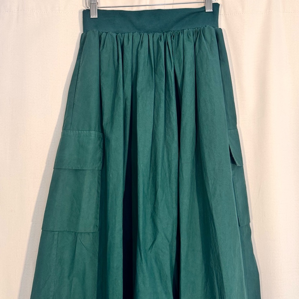 Stateside Structured Poplin Cargo Midi Skirt in Green - Picture 5 of 7